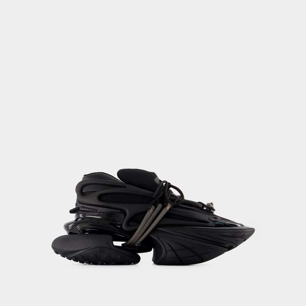 Balmain Unicorn Leather Low-top Sneakers In Black
