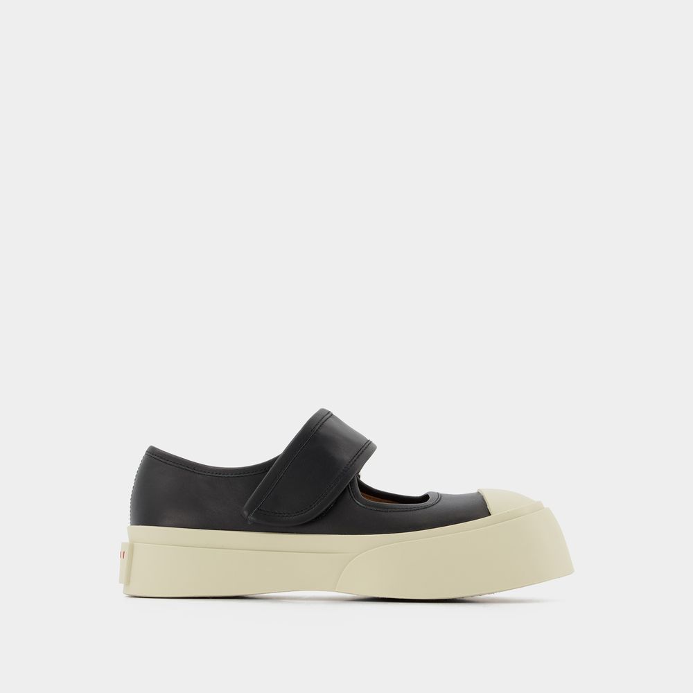 Marni Chaussures Pablo Mary Jane En Cuir Noir In Black