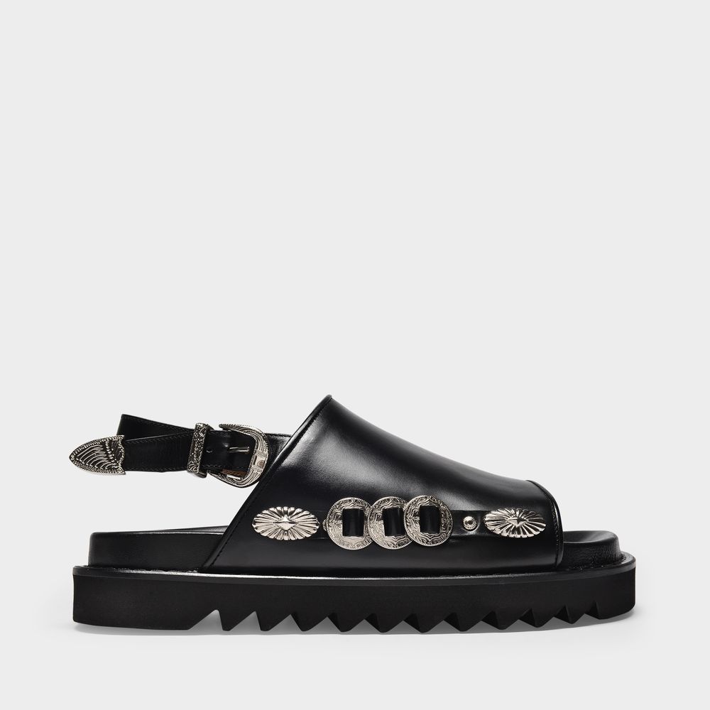 toga virilis sandals