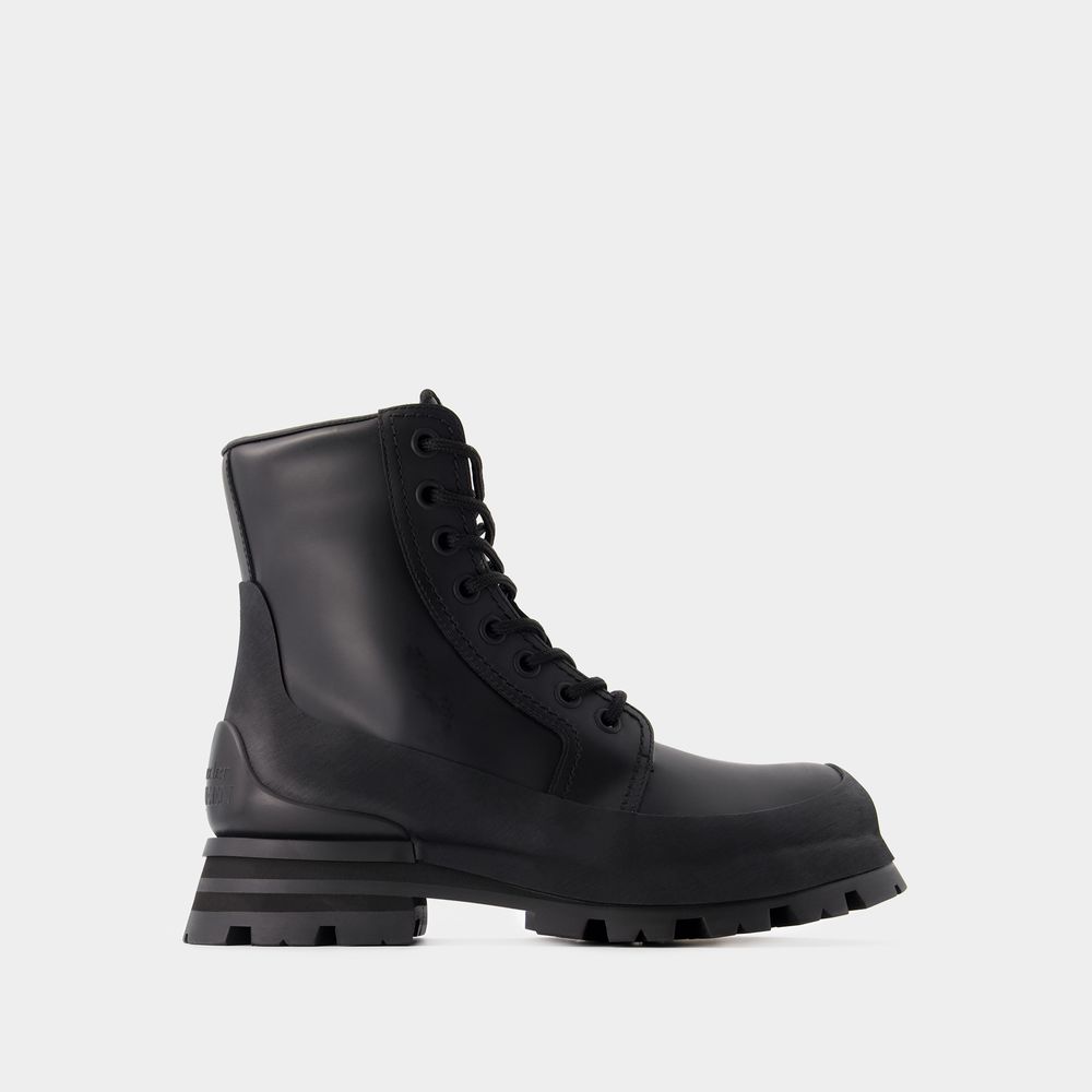 Shop Alexander Mcqueen Wander Ankle Boots -  - Calfskin - Black