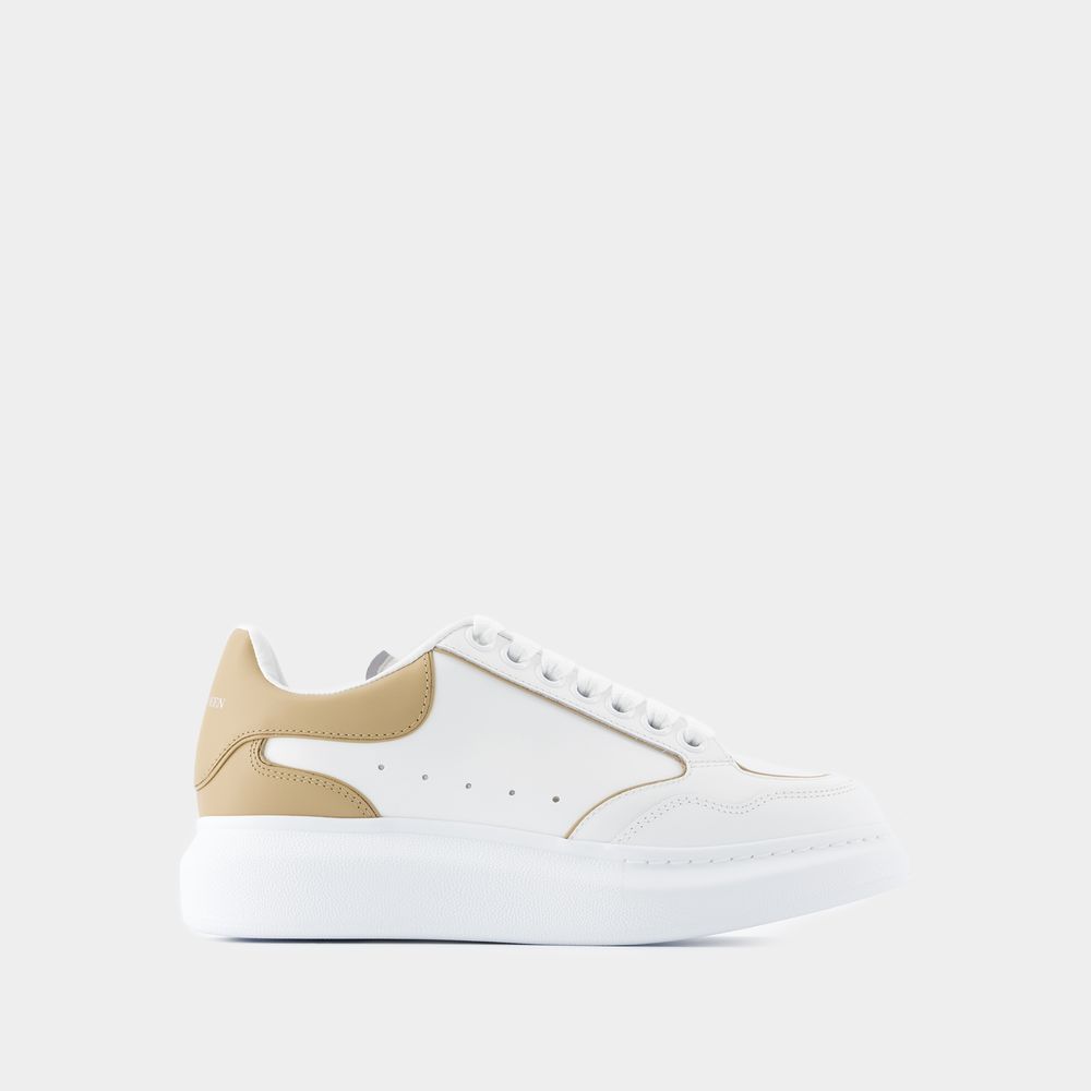 Shop Alexander Mcqueen Sneakers Oversized -  - Cuir - Blanc/camel In White