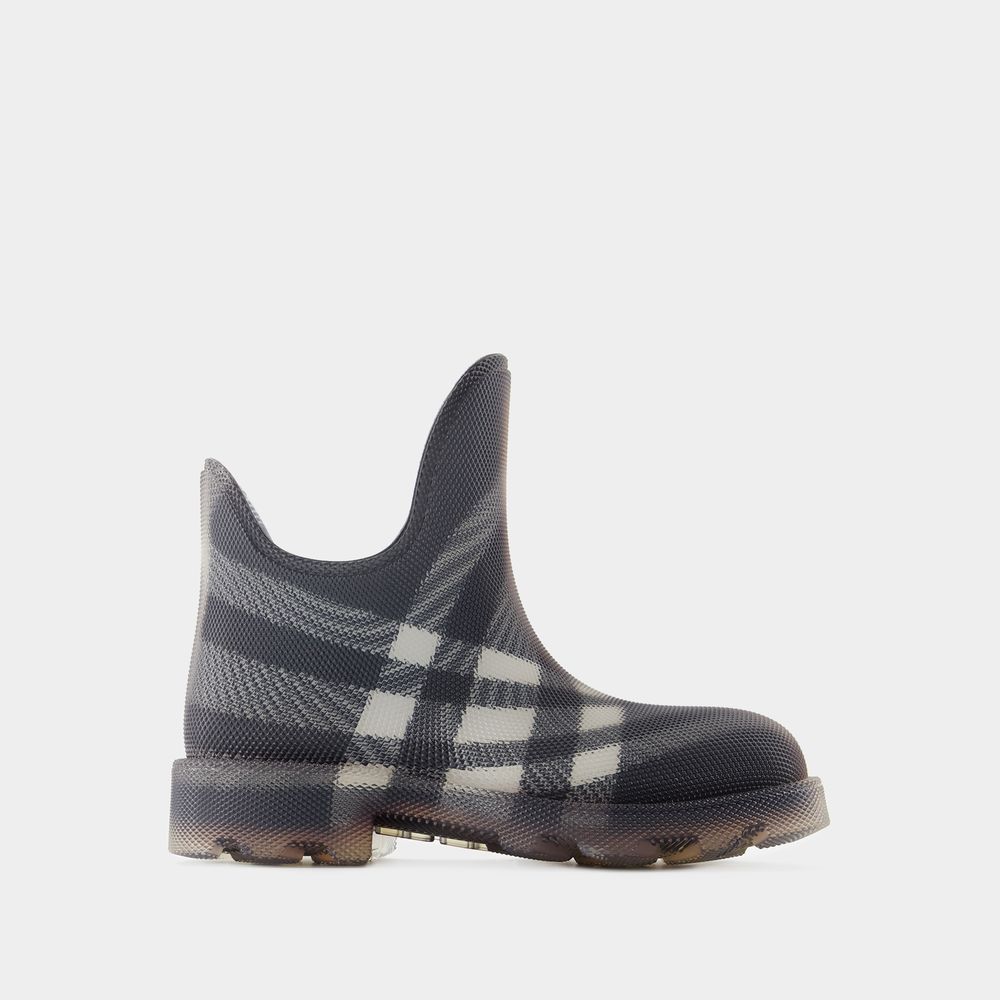 Shop Burberry Bottines Lf Marsh Low -  - Caoutchouc - Noir In Black