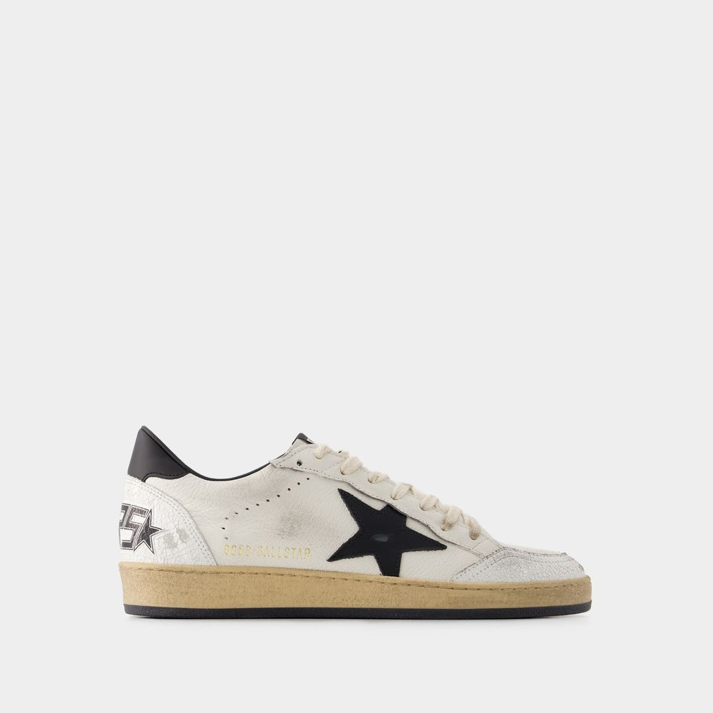 Shop Golden Goose Sneakers Ball Star -  - Cuir - Blanc/noir In White