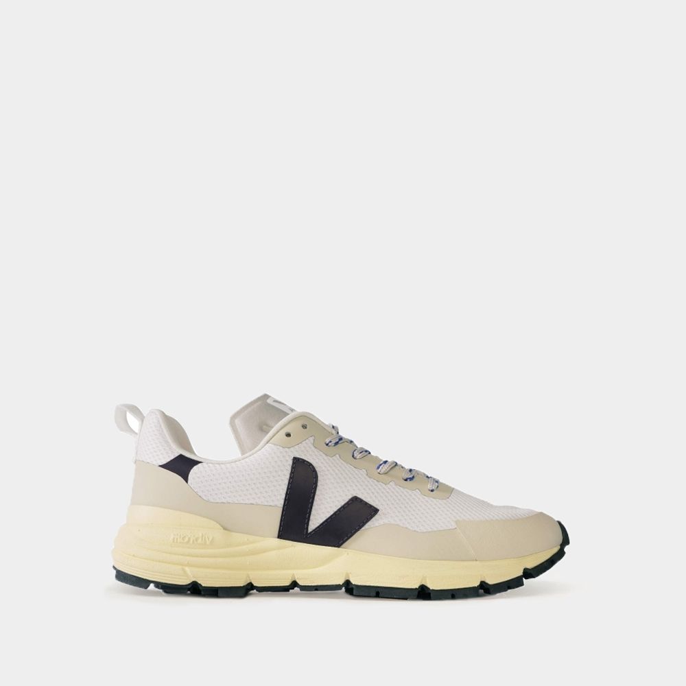 Shop Veja Dekkan Sneakers -  - White - Alveomesh In Multicoloured